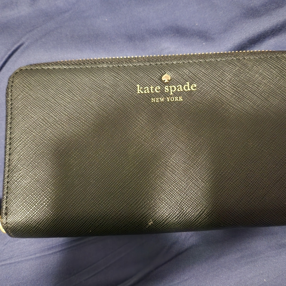 Kate spade talk is chic black zip around wallet